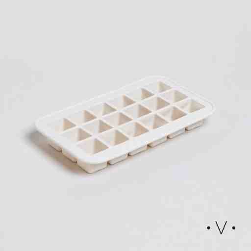 KT132-9 VASSA SILICONE ICE TRAY 26X10CM